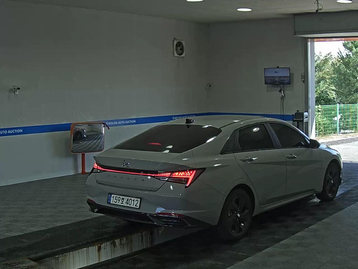 HYUNDAI AVANTE (CN7) 1.6 GASOLINE MODERN 2023 - zdjęcie 5
