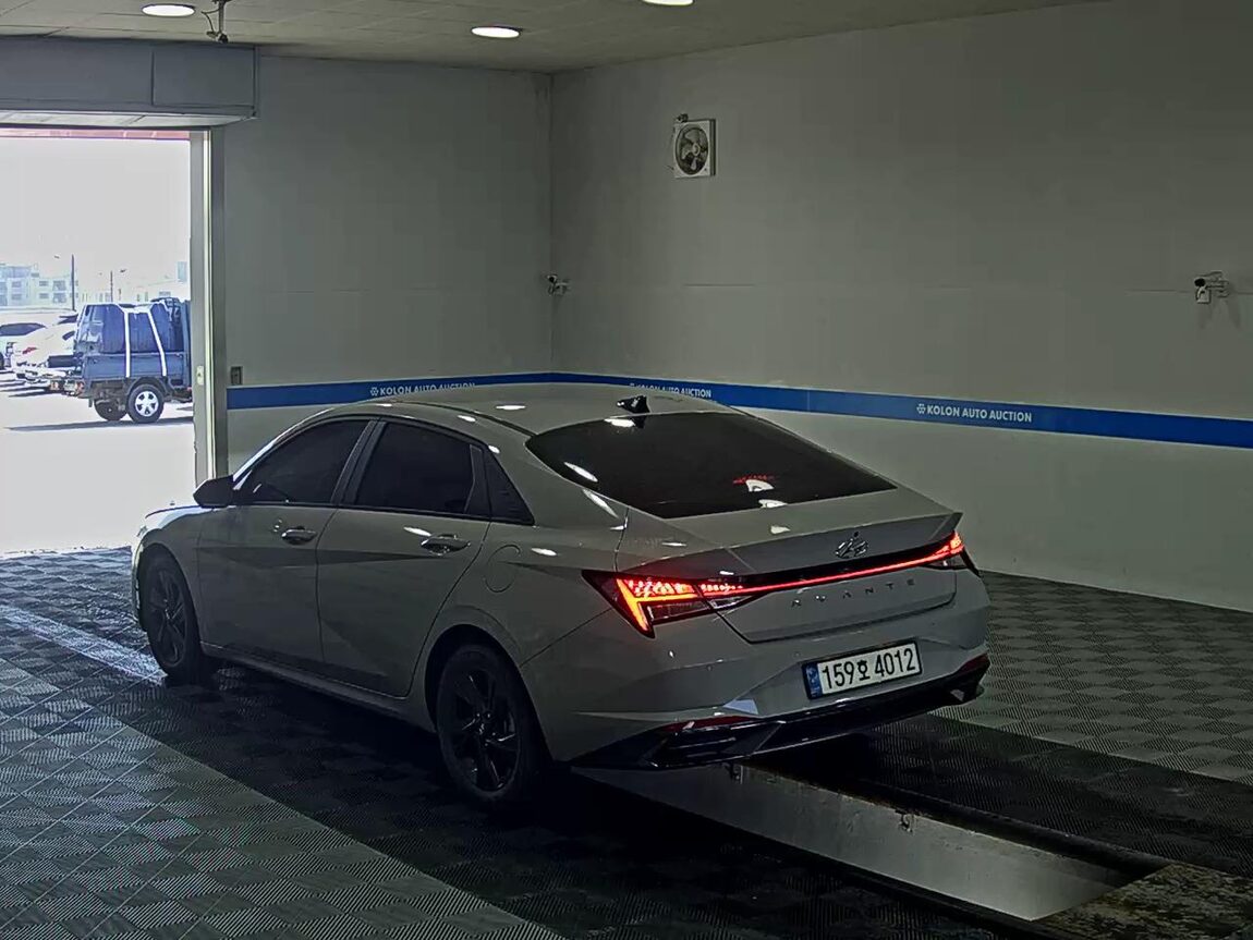 HYUNDAI AVANTE (CN7) 1.6 GASOLINE MODERN 2023 - zdjęcie 6
