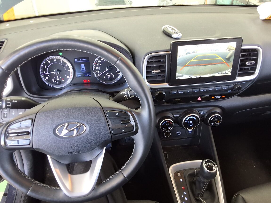 HYUNDAI VENUE 1.6 GASOLINE MODERN 2020 - zdjęcie 18