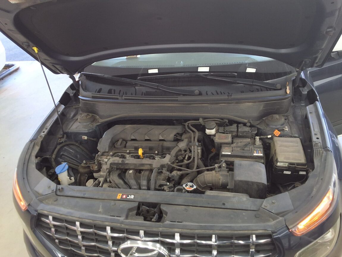 HYUNDAI VENUE 1.6 GASOLINE MODERN 2020 - zdjęcie 20