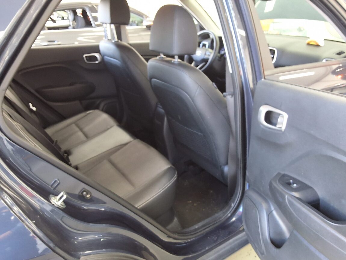 HYUNDAI VENUE 1.6 GASOLINE MODERN 2020 - zdjęcie 14
