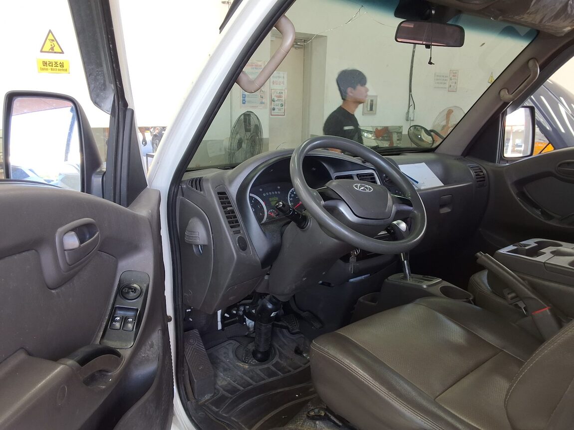 HYUNDAI PORTER II CRDi SUPER CAB EXTRA LONG WHEELBASE SUPER 2017 - zdjęcie 10