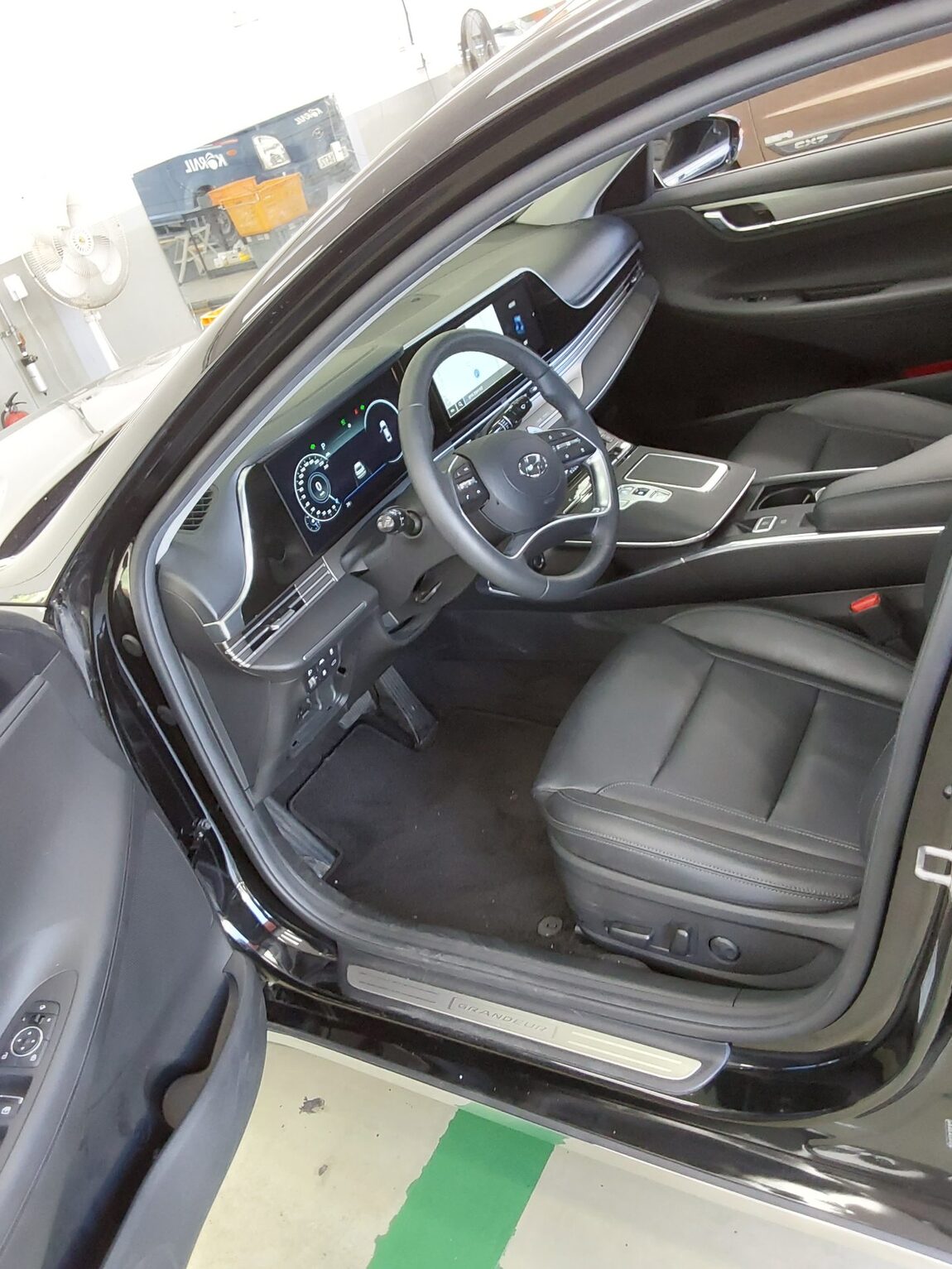 HYUNDAI THE NEW GRANDEUR IG LPi 3.0 PREMIUM 2023 - zdjęcie 10