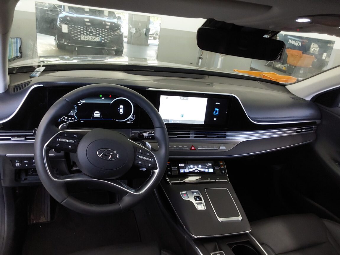 HYUNDAI THE NEW GRANDEUR IG LPi 3.0 PREMIUM 2023 - zdjęcie 11