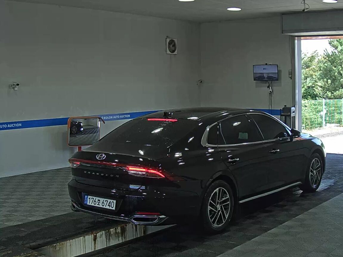 HYUNDAI THE NEW GRANDEUR IG LPi 3.0 PREMIUM 2023 - zdjęcie 5