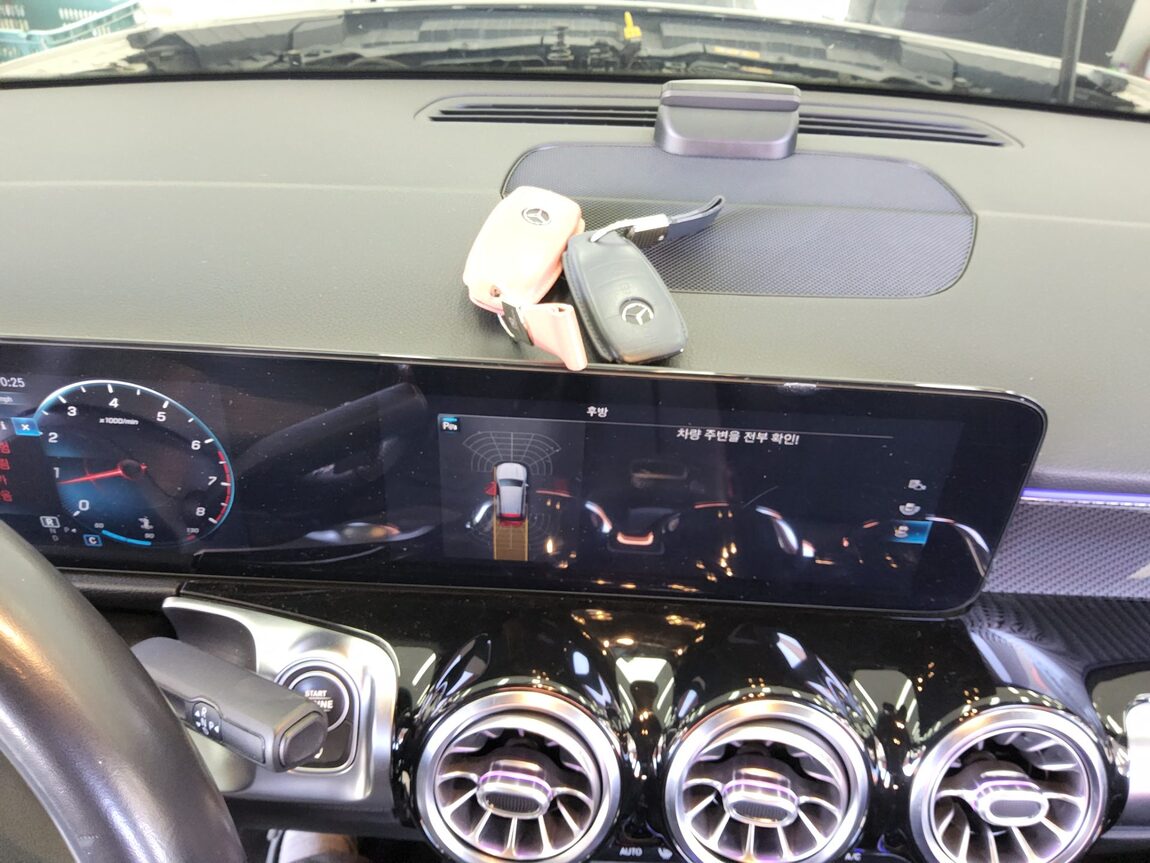 MERCEDES-BENZ GLB-CLASS GLB 250 4MATIC 7-SEATER 2021 - zdjęcie 18