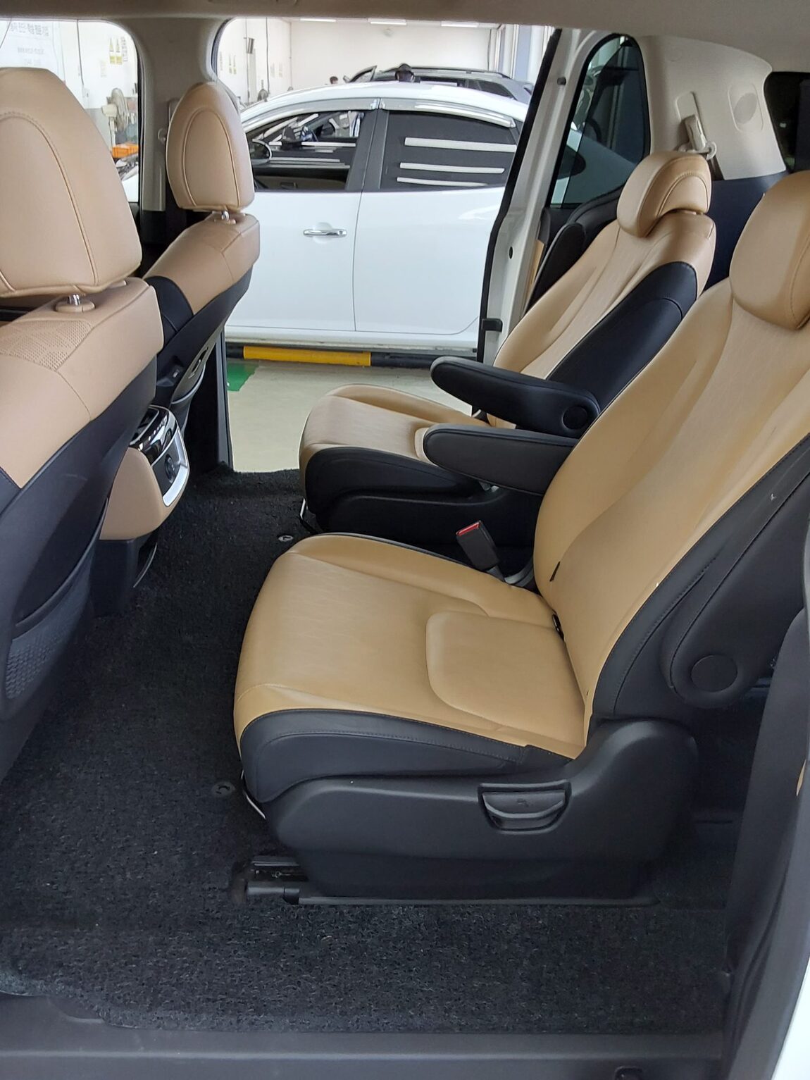 KIA NEW CARNIVAL (KA4) 9-SEATER DIESEL NOBLESSE 2023 - zdjęcie 12