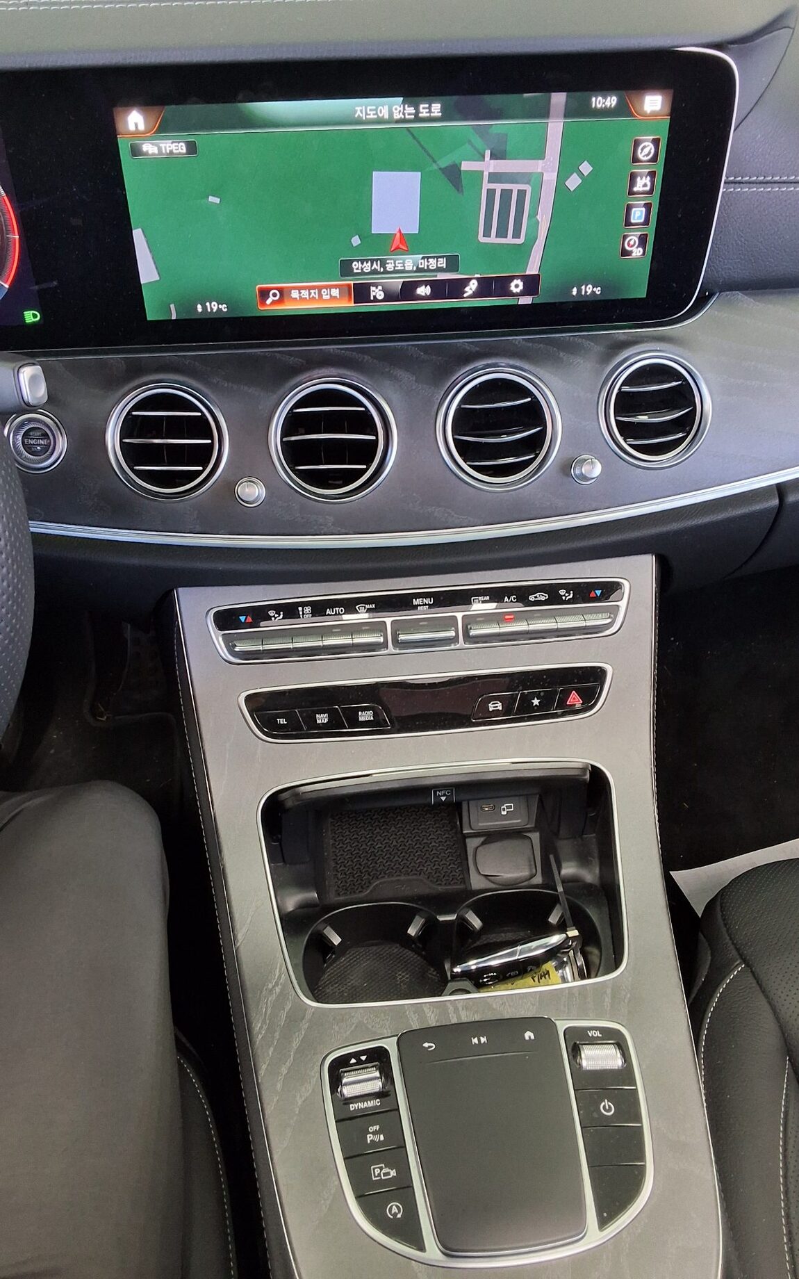MERCEDES-BENZ E-CLASS (5TH GEN) E350 4MATIC AMG LINE 2022 - zdjęcie 18