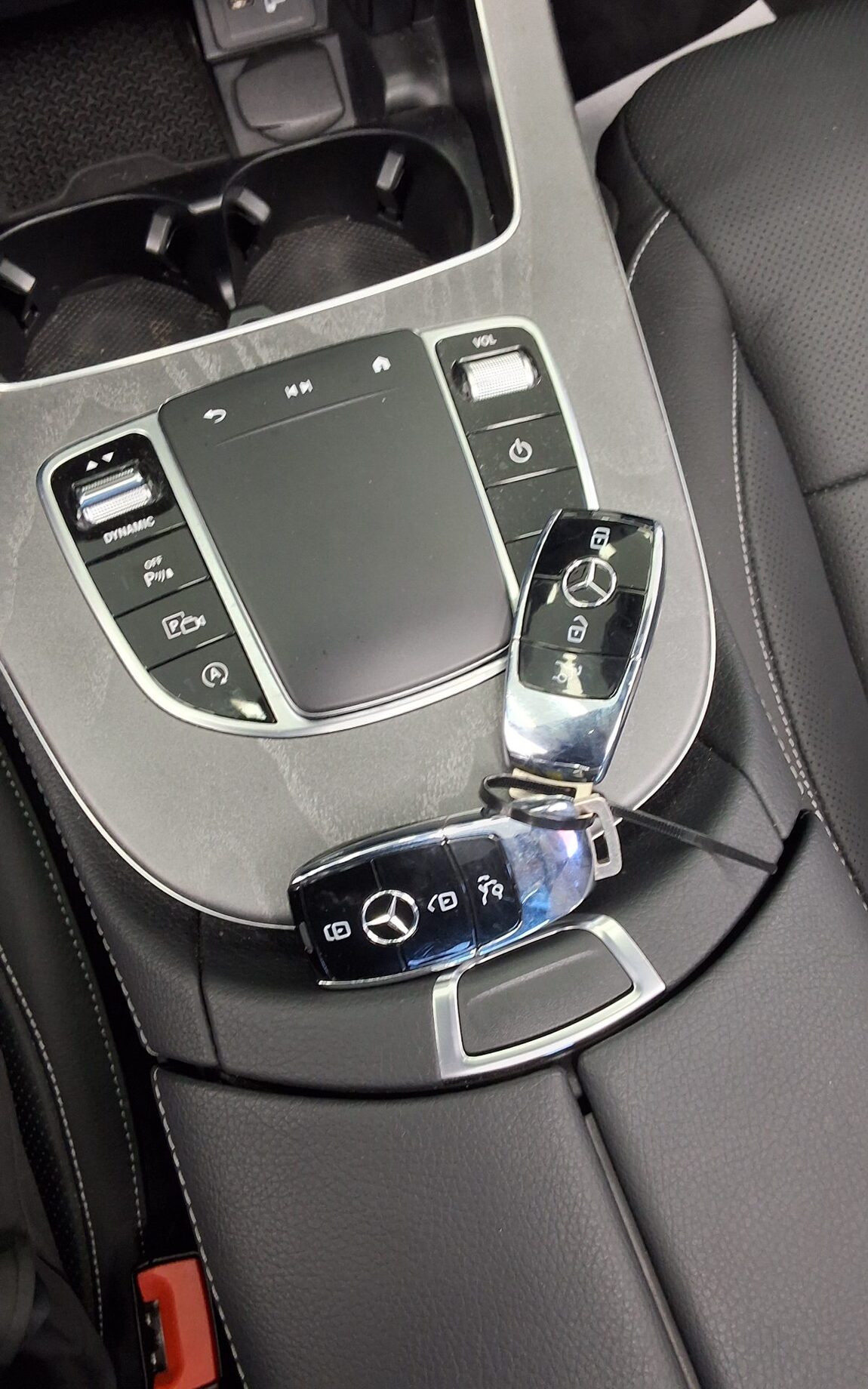 MERCEDES-BENZ E-CLASS (5TH GEN) E350 4MATIC AMG LINE 2022 - zdjęcie 20