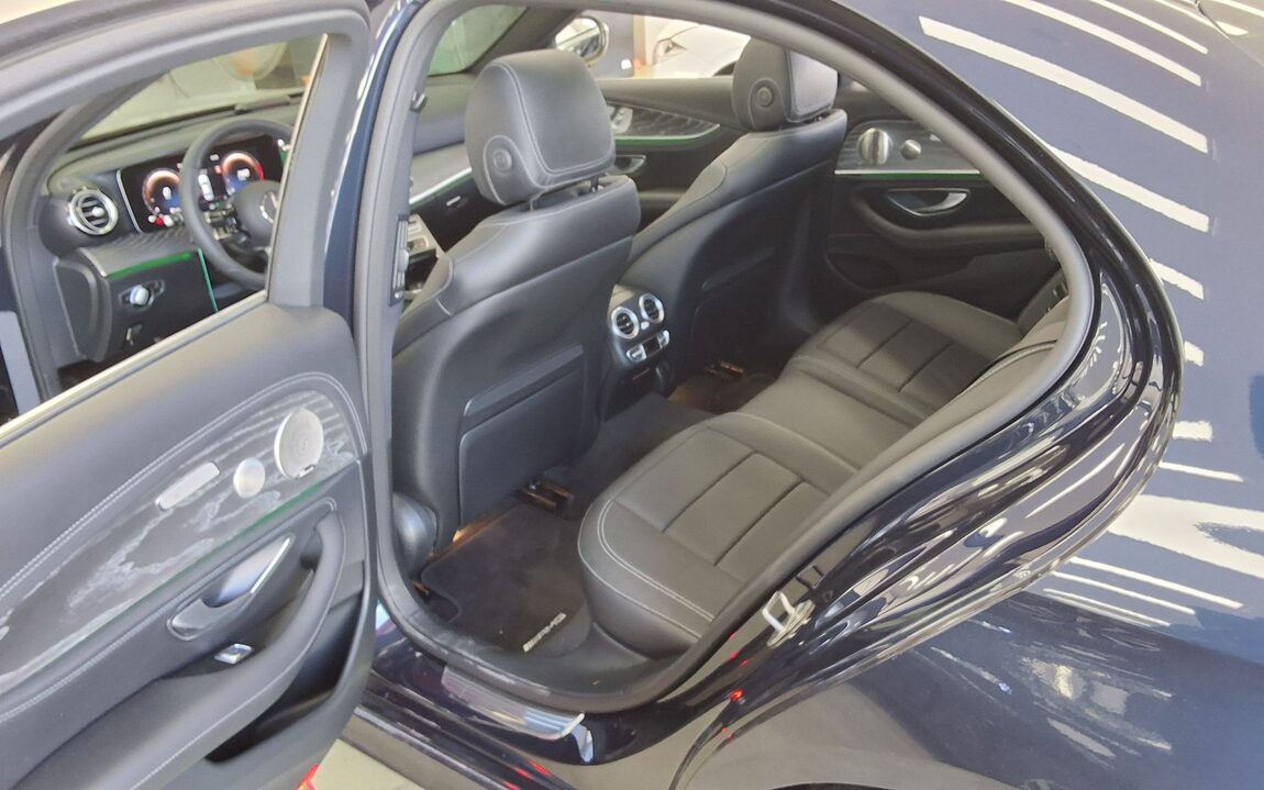 MERCEDES-BENZ E-CLASS (5TH GEN) E350 4MATIC AMG LINE 2022 - zdjęcie 12