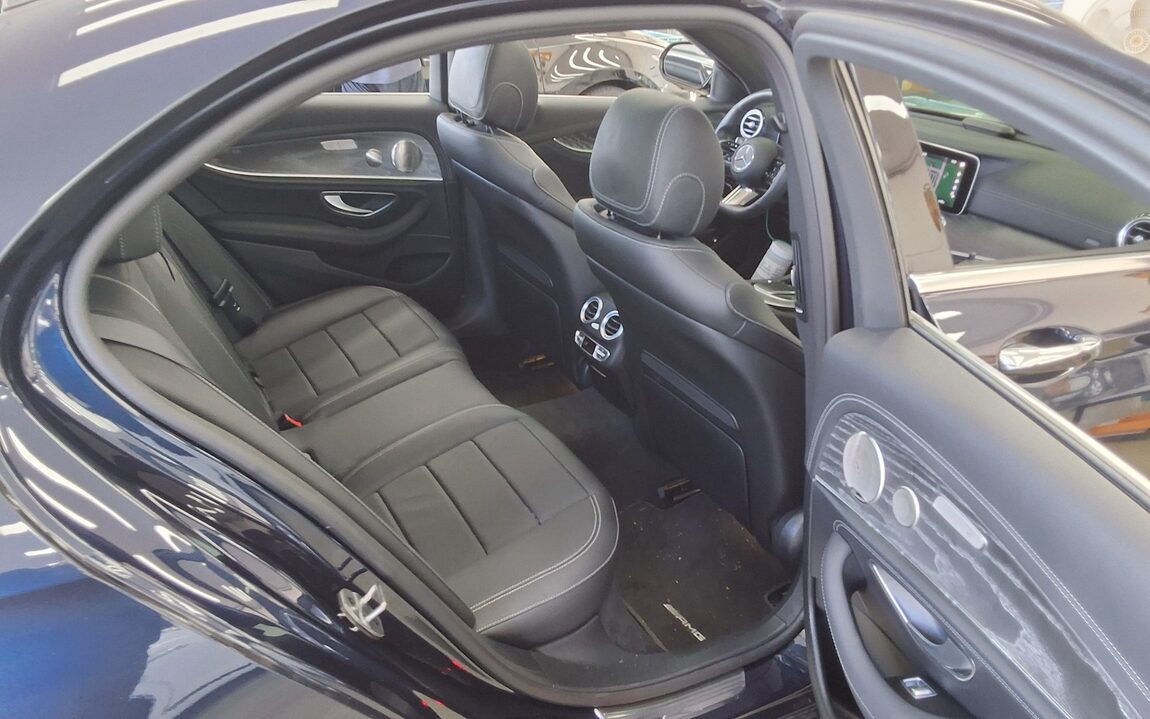 MERCEDES-BENZ E-CLASS (5TH GEN) E350 4MATIC AMG LINE 2022 - zdjęcie 13