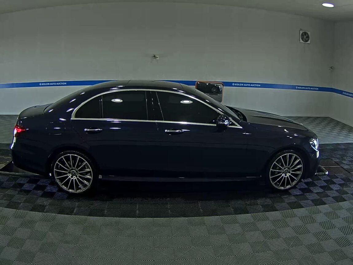 MERCEDES-BENZ E-CLASS (5TH GEN) E350 4MATIC AMG LINE 2022 - zdjęcie 4