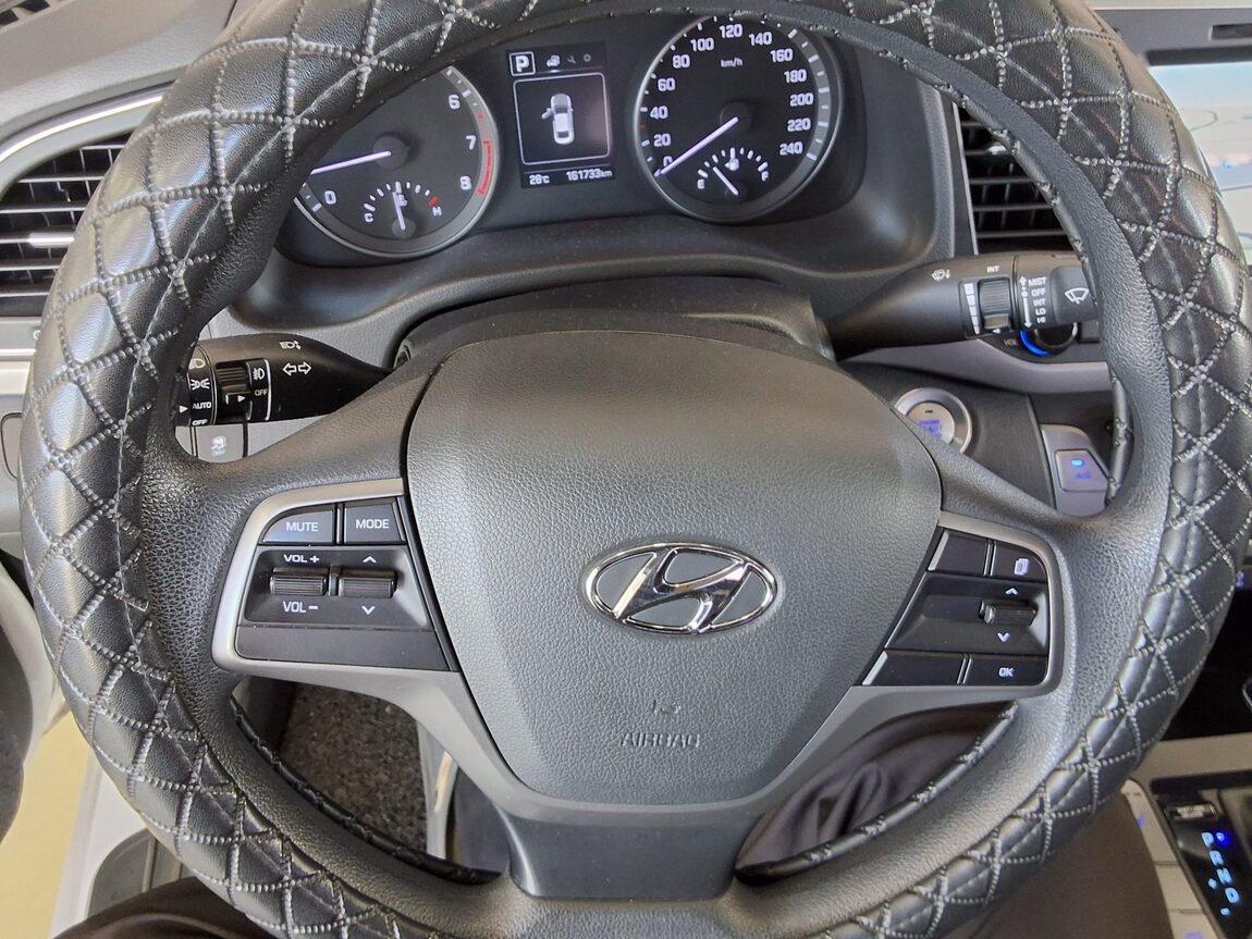HYUNDAI AVANTE AD 1.6 GDi VALUE PLUS 2017 - zdjęcie 17