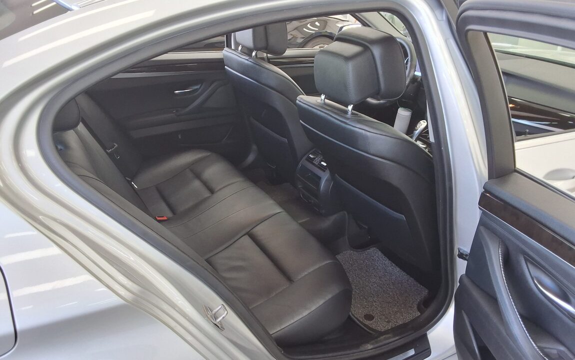 BMW 5 SERIES (6TH GEN) 520d 2013 - zdjęcie 13