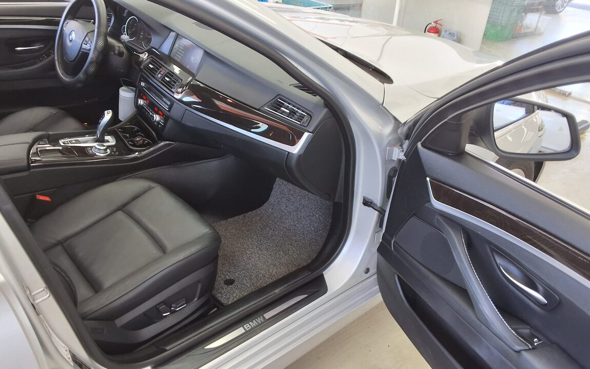 BMW 5 SERIES (6TH GEN) 520d 2013 - zdjęcie 14