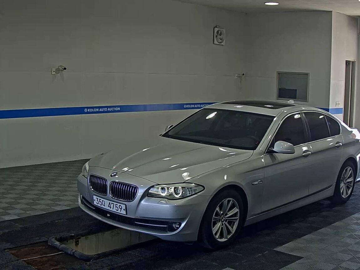 BMW 5 SERIES (6TH GEN) 520d 2013 - zdjęcie 2
