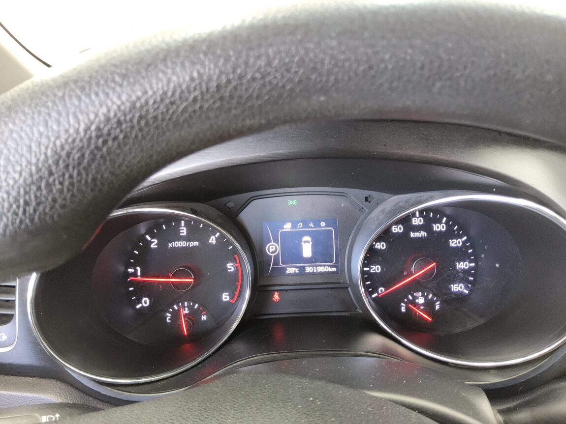 KIA ALL NEW CARNIVAL 11-SEATER DIESEL DELUXE 2016 - zdjęcie 9