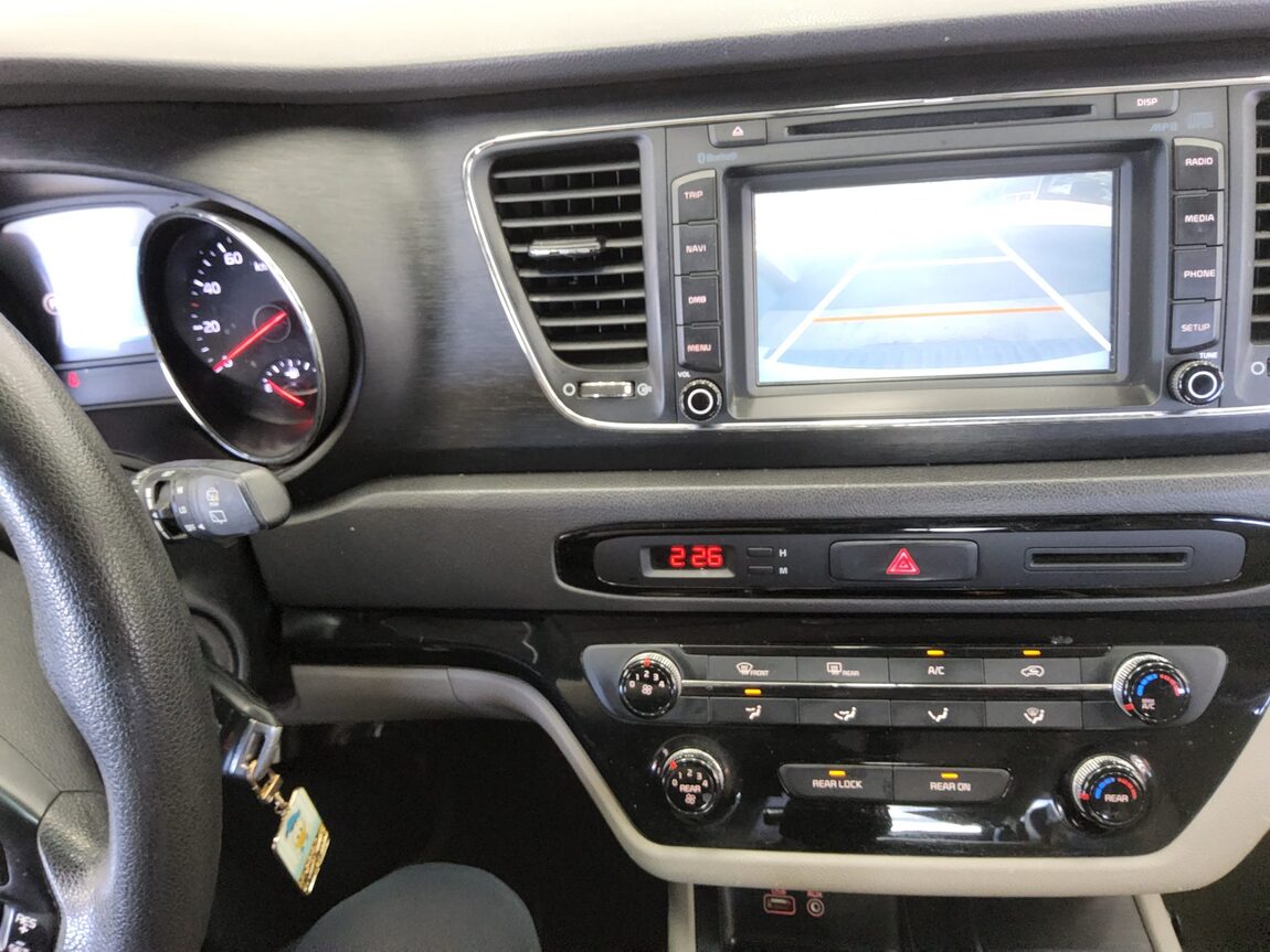 KIA ALL NEW CARNIVAL 11-SEATER DIESEL DELUXE 2016 - zdjęcie 17