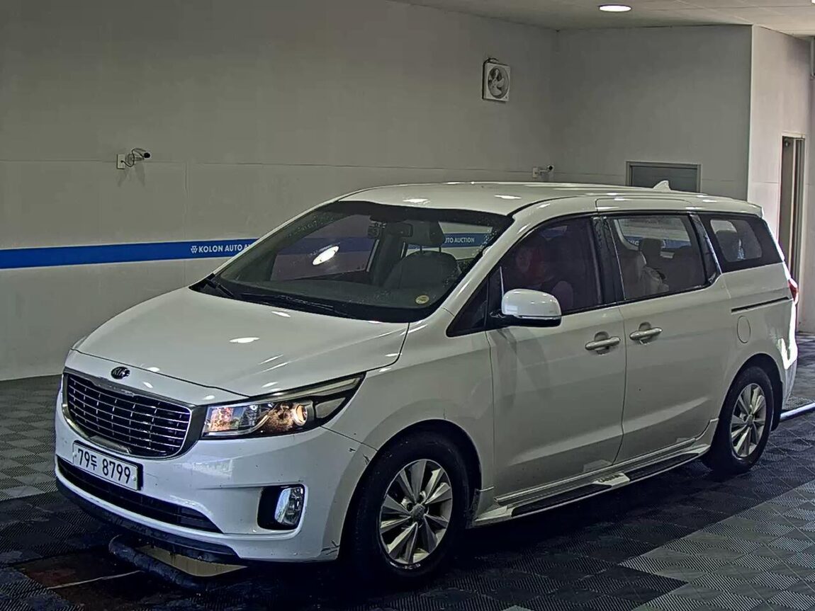 KIA ALL NEW CARNIVAL 11-SEATER DIESEL DELUXE 2016 - zdjęcie 2