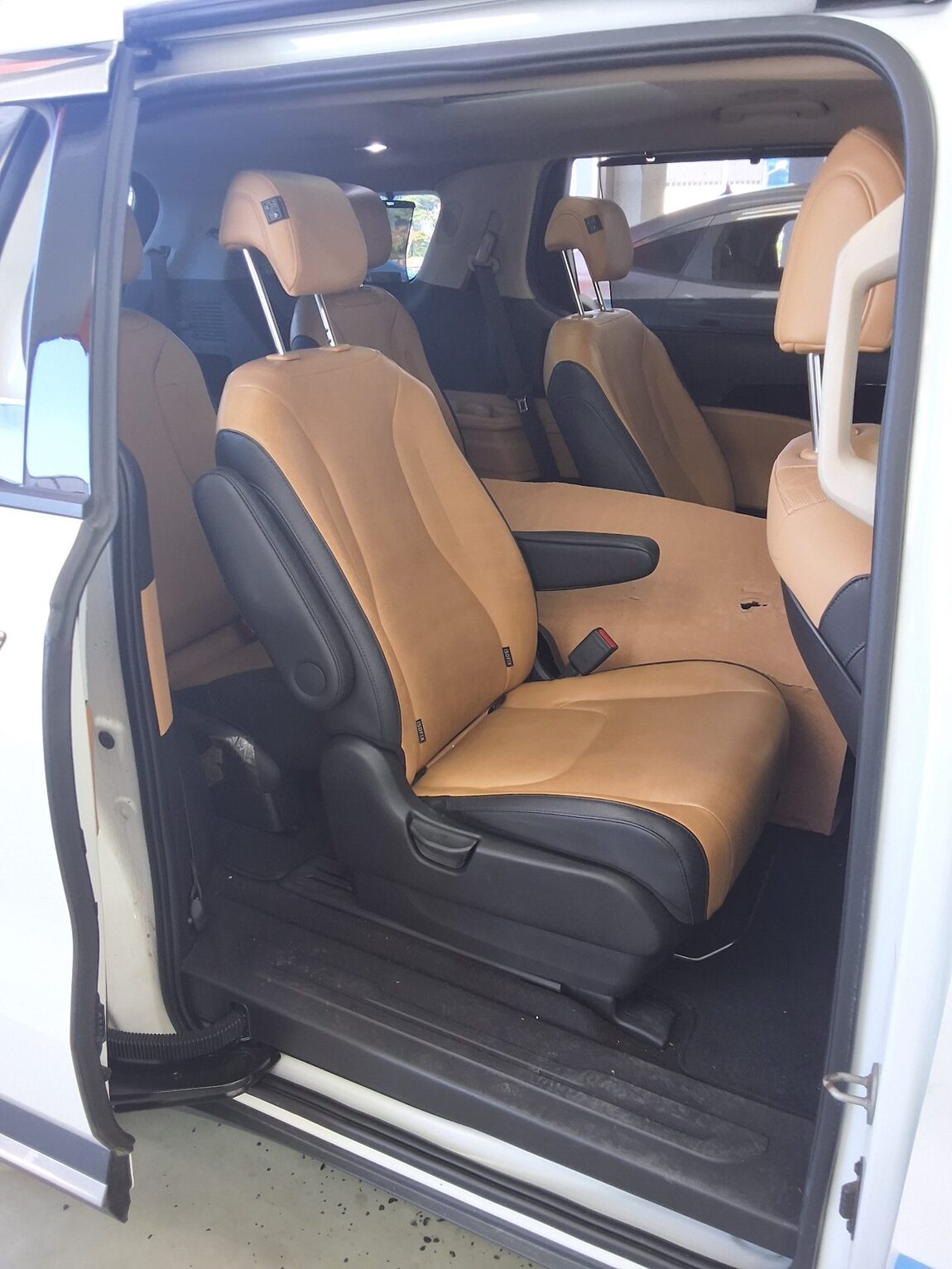 KIA NEW CARNIVAL (KA4) 9-SEATER DIESEL NOBLESSE 2023 - zdjęcie 14