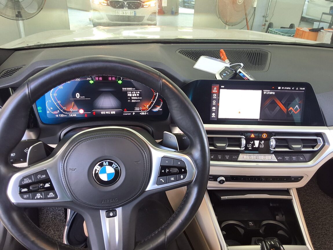BMW 3 SERIES (7TH GEN) 320i M SPORT PERFORMANCE PACK 2022 - zdjęcie 18