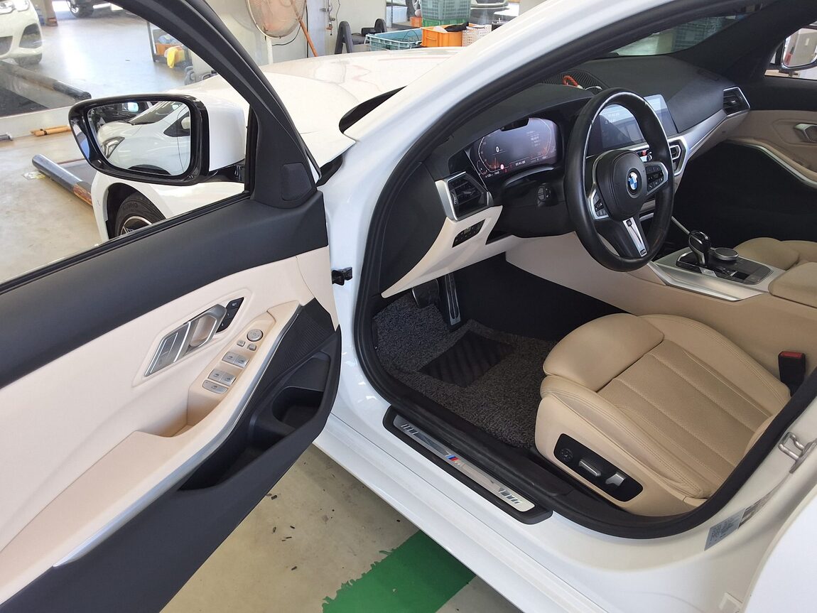 BMW 3 SERIES (7TH GEN) 320i M SPORT PERFORMANCE PACK 2022 - zdjęcie 11