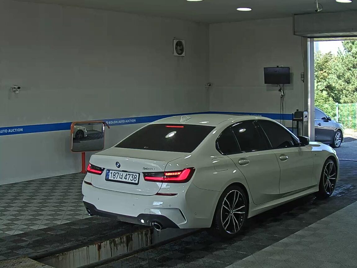 BMW 3 SERIES (7TH GEN) 320i M SPORT PERFORMANCE PACK 2022 - zdjęcie 5