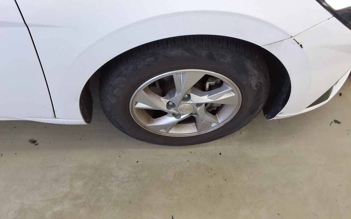 HYUNDAI AVANTE (CN7) 1.6 GASOLINE MODERN 2021 - zdjęcie 25