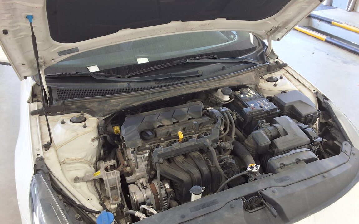 HYUNDAI AVANTE (CN7) 1.6 GASOLINE MODERN 2021 - zdjęcie 21