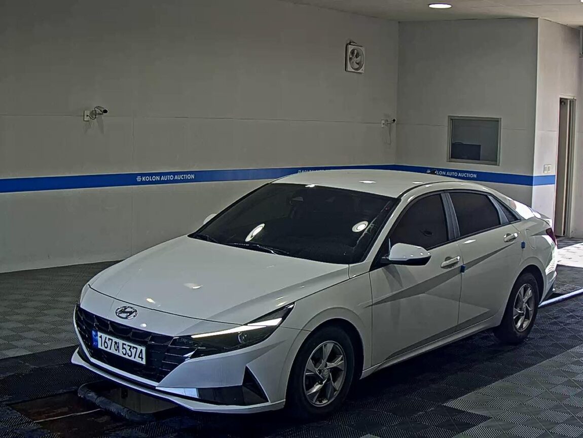 HYUNDAI AVANTE (CN7) 1.6 GASOLINE MODERN 2021 - zdjęcie 2