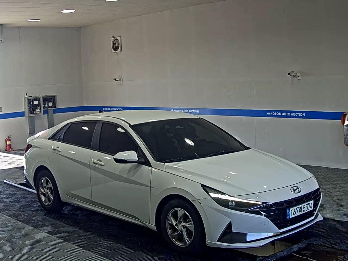 HYUNDAI AVANTE (CN7) 1.6 GASOLINE MODERN 2021 - zdjęcie 3