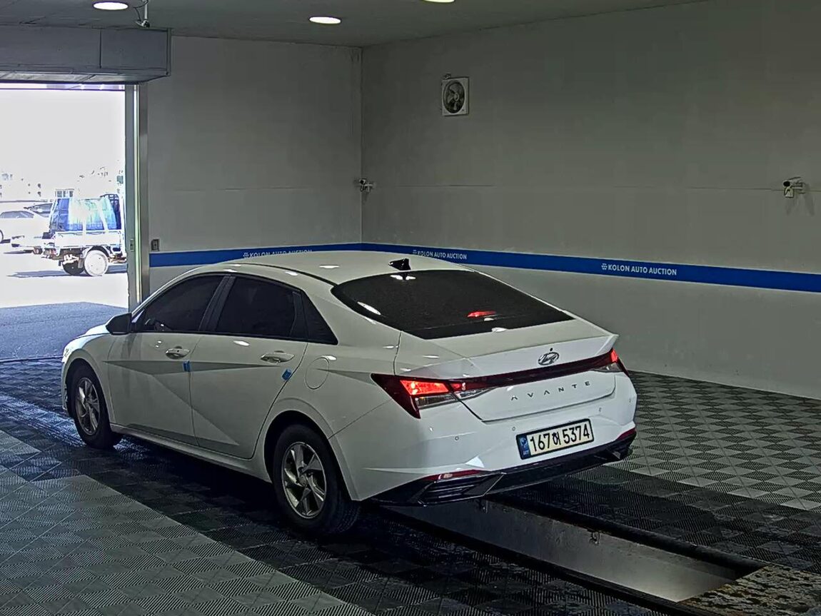 HYUNDAI AVANTE (CN7) 1.6 GASOLINE MODERN 2021 - zdjęcie 6