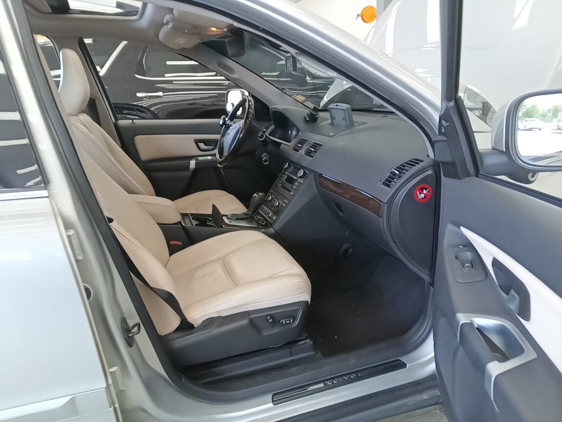 VOLVO XC90 (1ST GEN) D5 2011 - zdjęcie 14