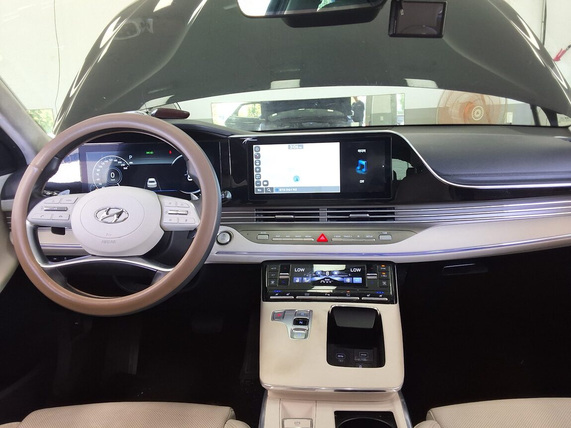 HYUNDAI THE NEW GRANDEUR IG GASOLINE 2.5 LE BLANC 2023 - zdjęcie 12