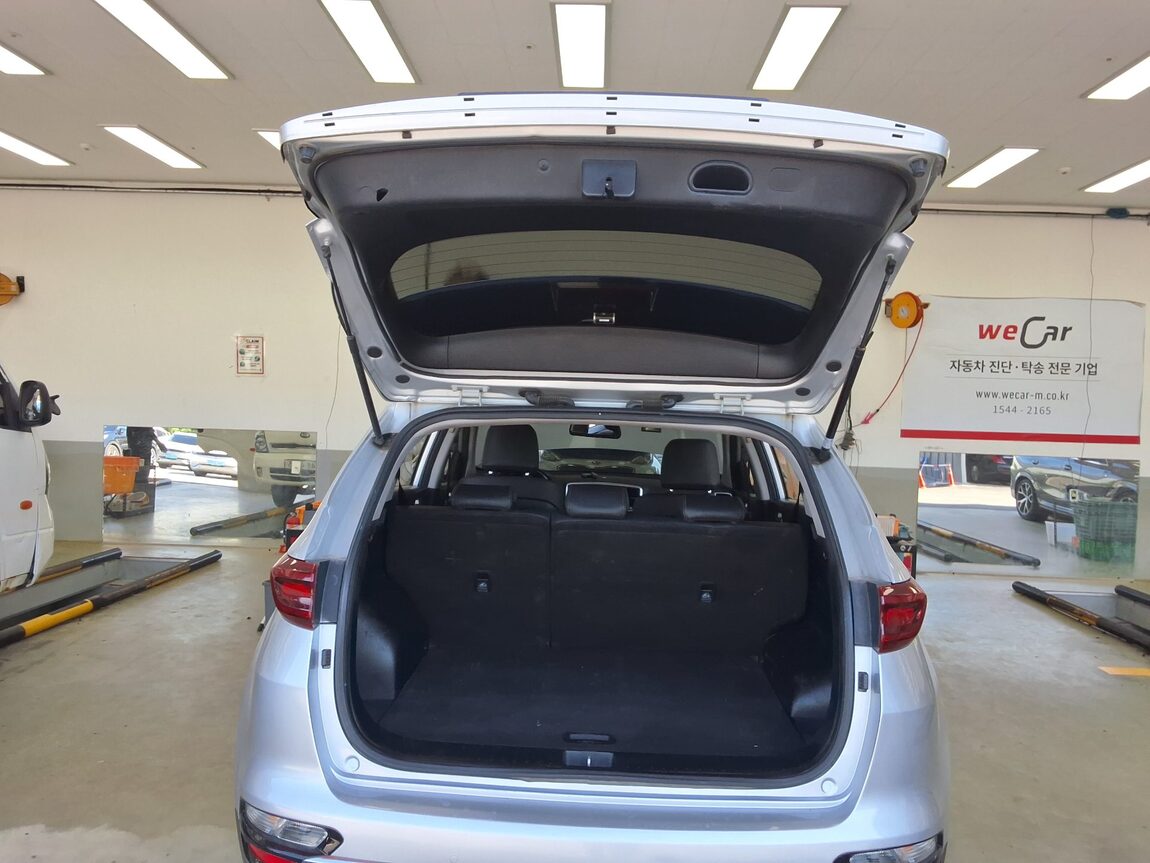 KIA SPORTAGE THE BOLD R2.0 DIESEL 2WD PRESTIGE 2019 - zdjęcie 16