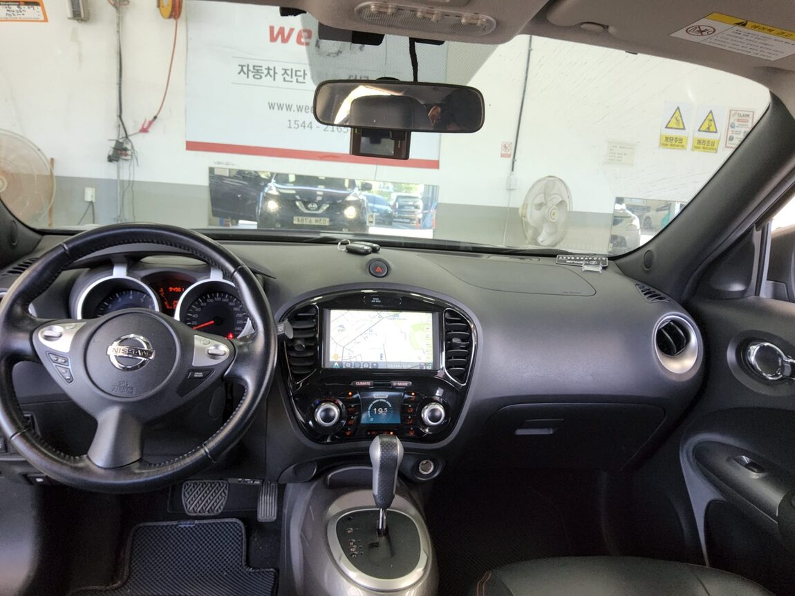 NISSAN JUKE 1.6 SV 2017 - zdjęcie 11