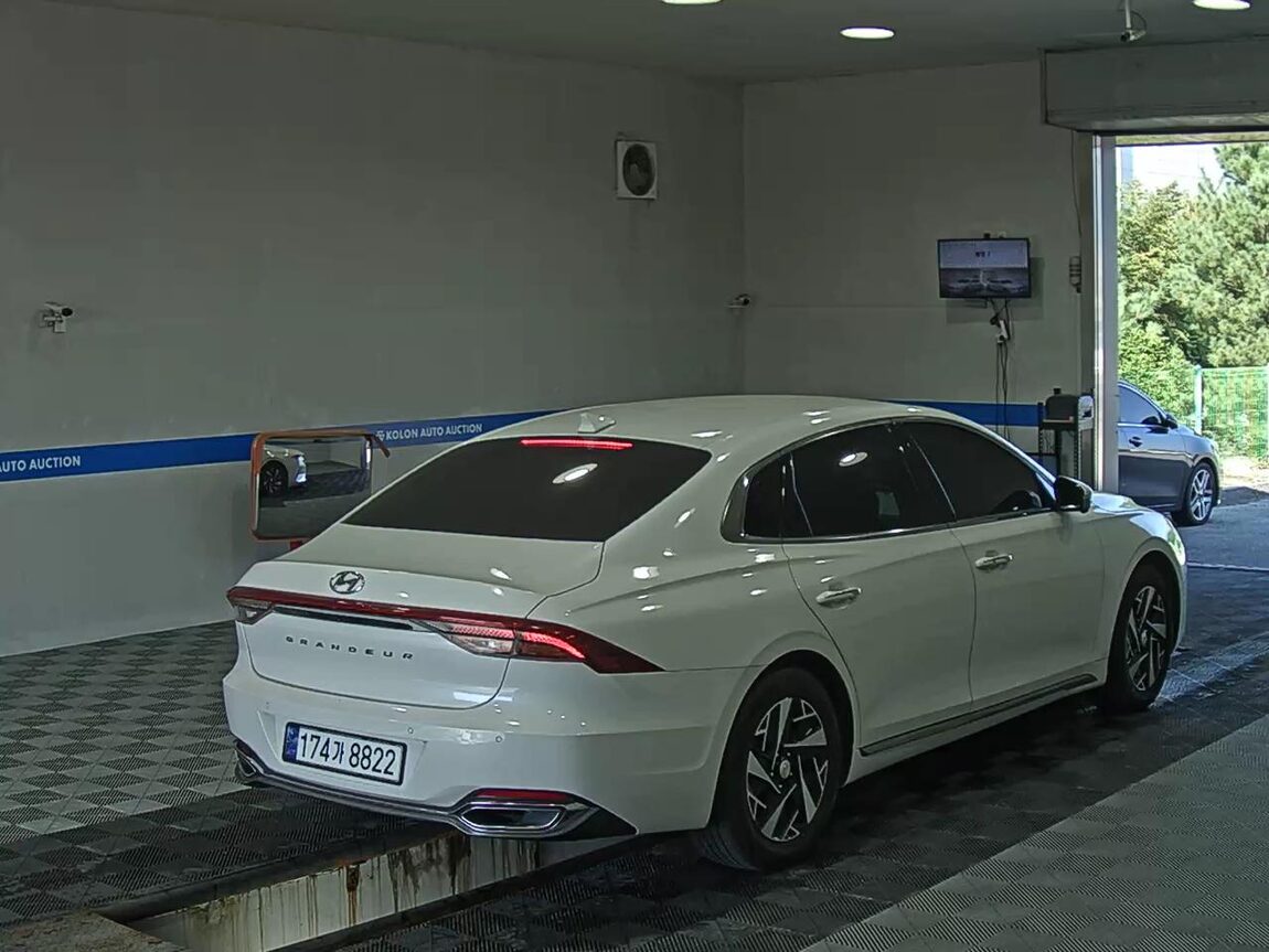 HYUNDAI THE NEW GRANDEUR IG HYBRID 2.4 HEV LE BLANC 2022 - zdjęcie 5
