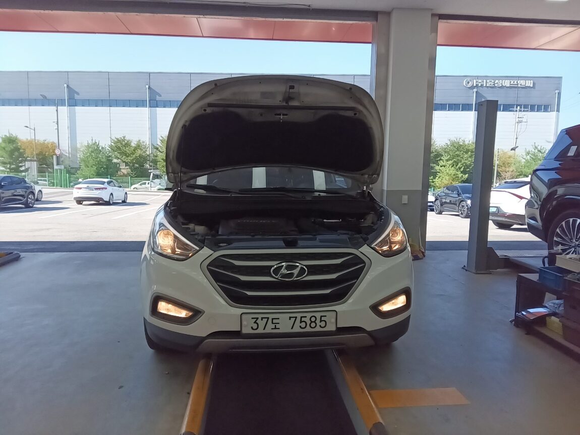HYUNDAI NEW TUCSON ix DIESEL R2.0 2WD SMART SPECIAL 2014 - zdjęcie 21