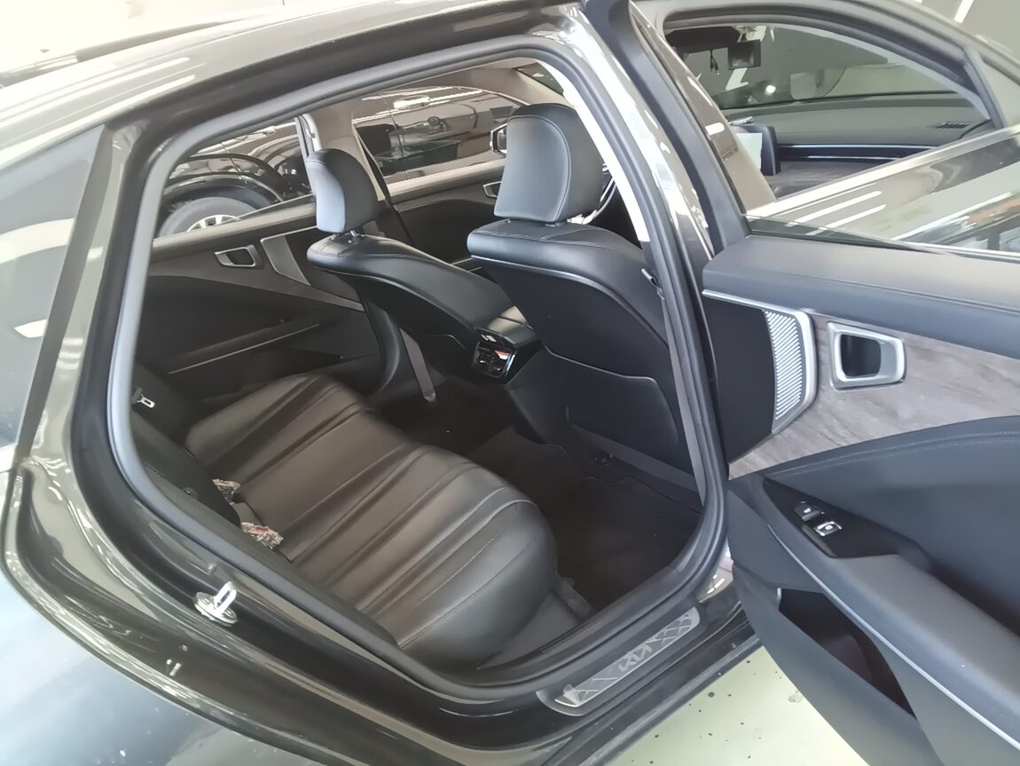 KIA K8 3.5 LPi RENTAL CAR TRENDY 2022 - zdjęcie 13