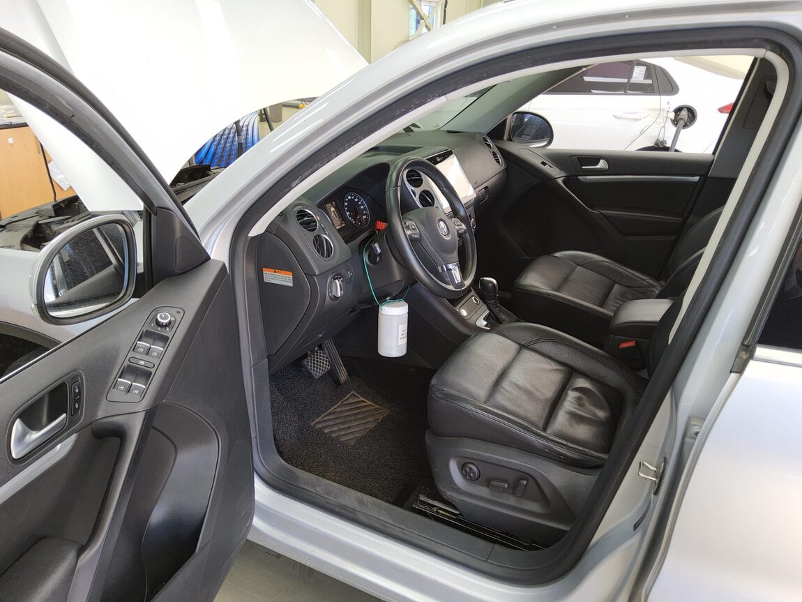 VOLKSWAGEN TIGUAN 2.0 TDI BLUEMOTION 2015 - zdjęcie 10