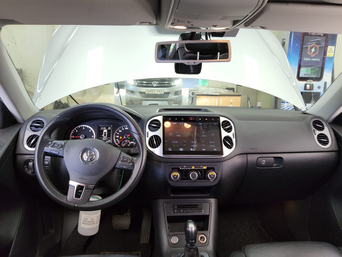 VOLKSWAGEN TIGUAN 2.0 TDI BLUEMOTION 2015 - zdjęcie 11