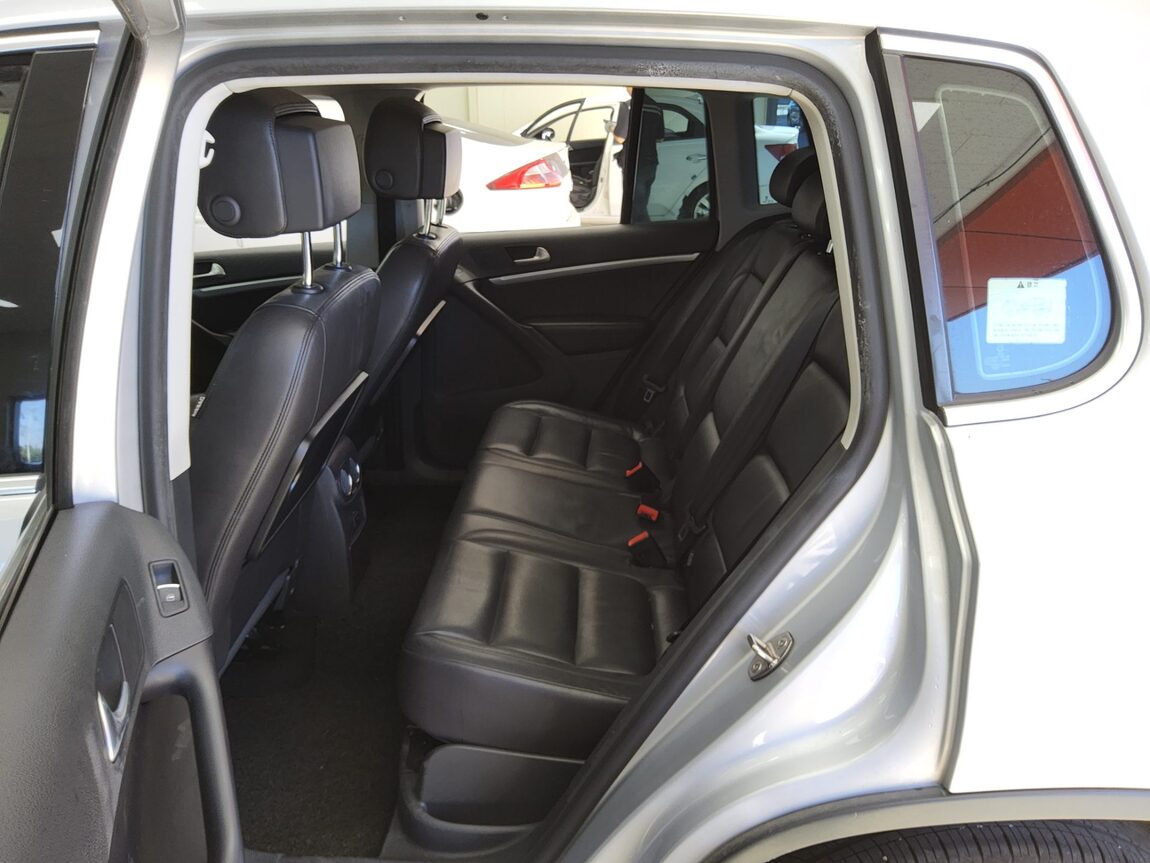 VOLKSWAGEN TIGUAN 2.0 TDI BLUEMOTION 2015 - zdjęcie 12