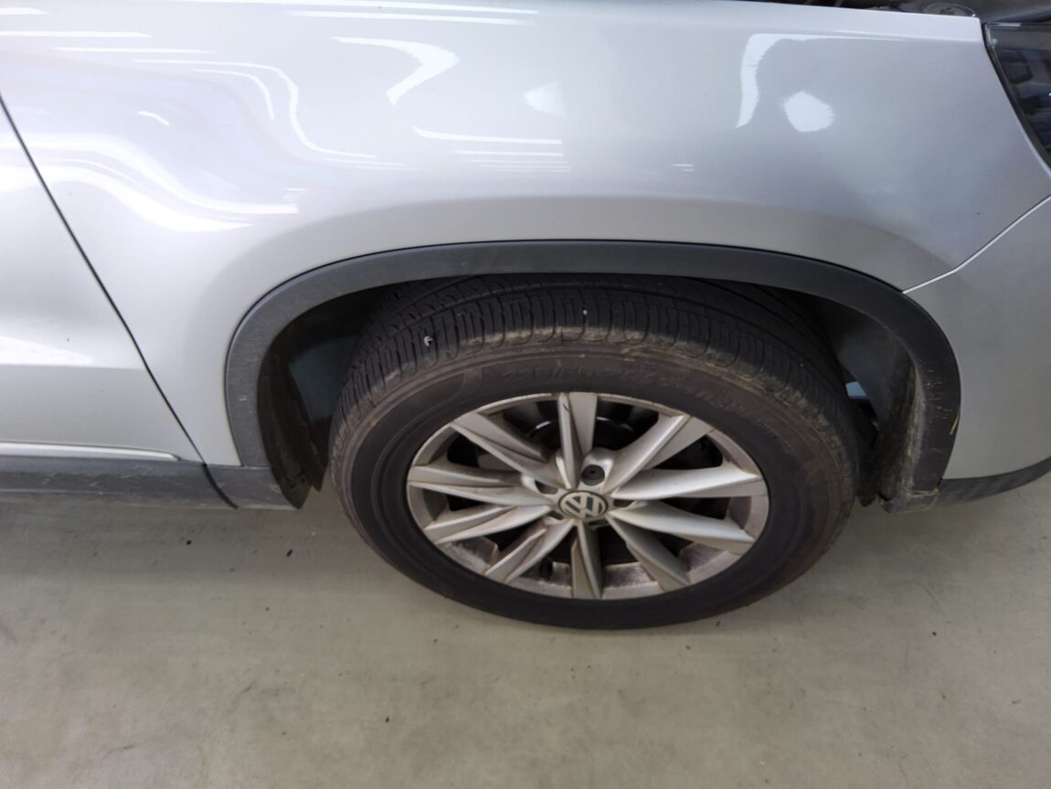 VOLKSWAGEN TIGUAN 2.0 TDI BLUEMOTION 2015 - zdjęcie 24