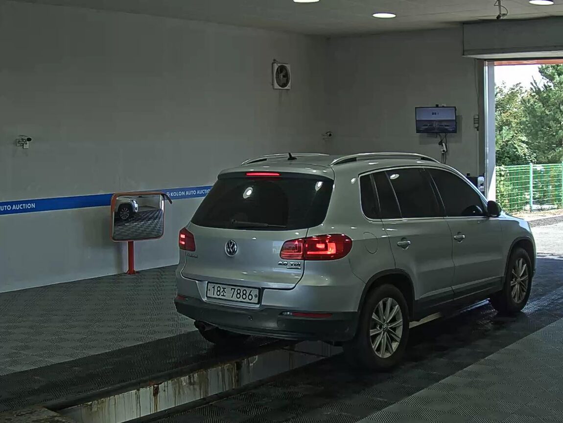 VOLKSWAGEN TIGUAN 2.0 TDI BLUEMOTION 2015 - zdjęcie 5