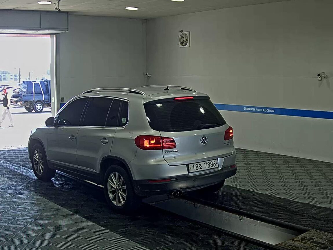 VOLKSWAGEN TIGUAN 2.0 TDI BLUEMOTION 2015 - zdjęcie 6