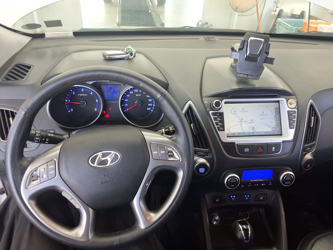 HYUNDAI NEW TUCSON ix DIESEL R2.0 2WD MODERN 2015 - zdjęcie 18