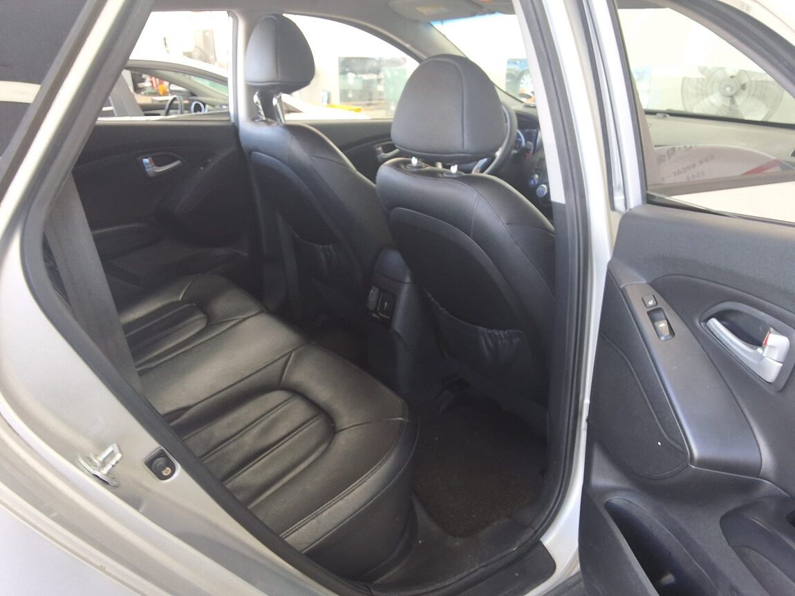 HYUNDAI NEW TUCSON ix DIESEL R2.0 2WD MODERN 2015 - zdjęcie 14