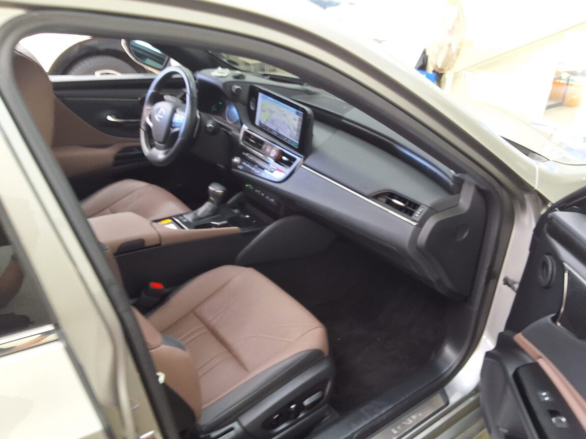 LEXUS ES (7TH GEN) 300h SUPREME 2025 - zdjęcie 15