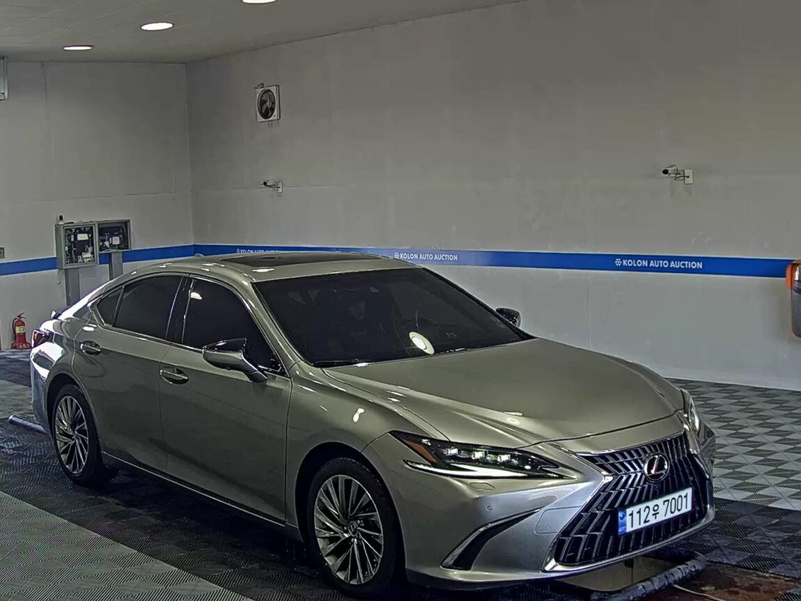 LEXUS ES (7TH GEN) 300h SUPREME 2025 - zdjęcie 3