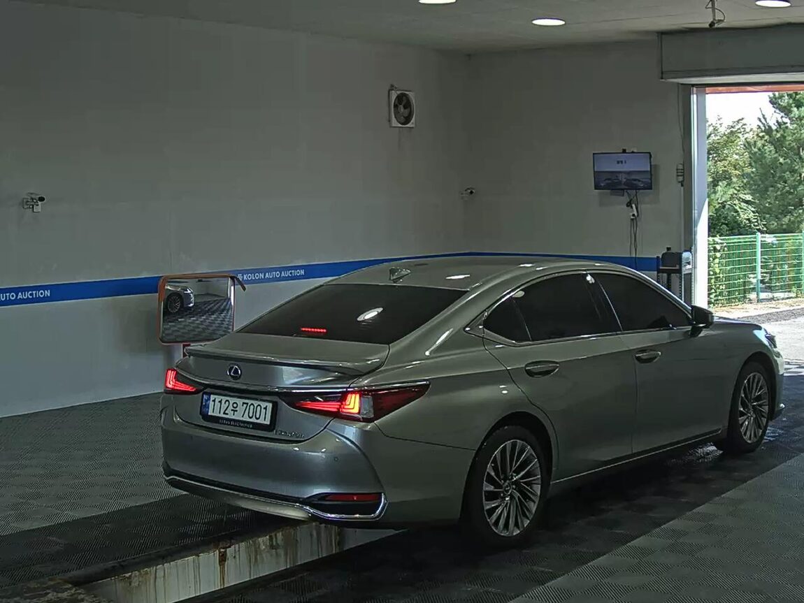 LEXUS ES (7TH GEN) 300h SUPREME 2025 - zdjęcie 5